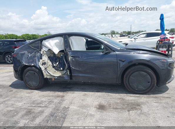 7SAYGDED8TA595364 2026 TESLA MODEL Y Gray Rear interior view