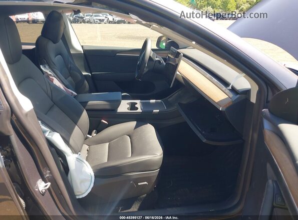 7SAYGDED9PF922802 2023 TESLA MODEL Y Gray Vista interior delantera