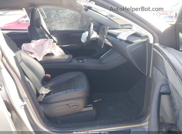 7SAYGDED9TA610082 2026 TESLA MODEL Y Gray Front interior view
