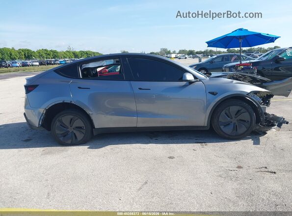7SAYGDED9TA610082 2026 TESLA MODEL Y Gray 360 interior view