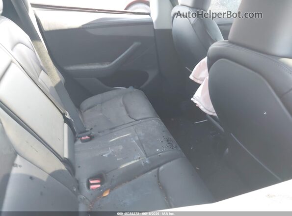 7SAYGDED9TA610082 2026 TESLA MODEL Y Gray VIN sticker view