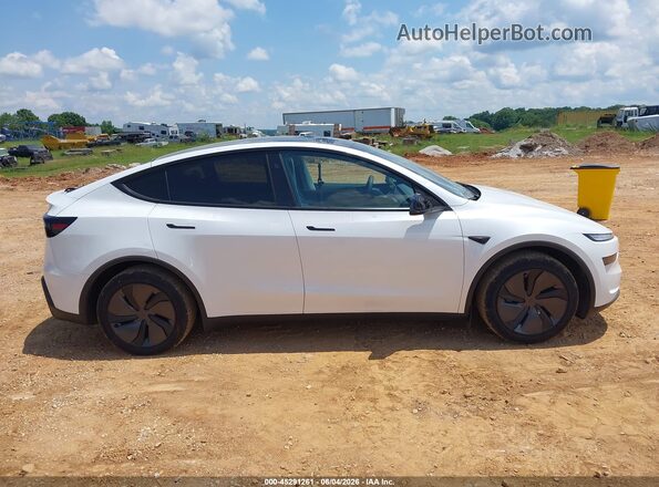 7SAYGDED9TF423234 2026 TESLA MODEL Y White უკანა სალონის ხედი