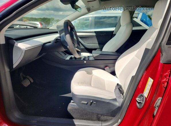 7SAYGDEDXRF046387 2024 TESLA MODEL Красный Вид салона спереди