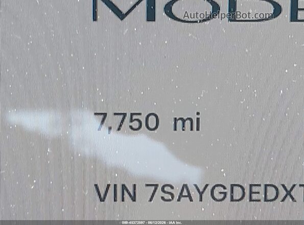 7SAYGDEDXTA590330 2026 TESLA MODEL Y Gray Widok wnętrza 360 stopni