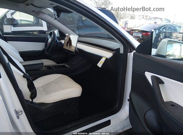 7SAYGDEE0NF438846 2022 TESLA MODEL Y Белый Вид салона спереди