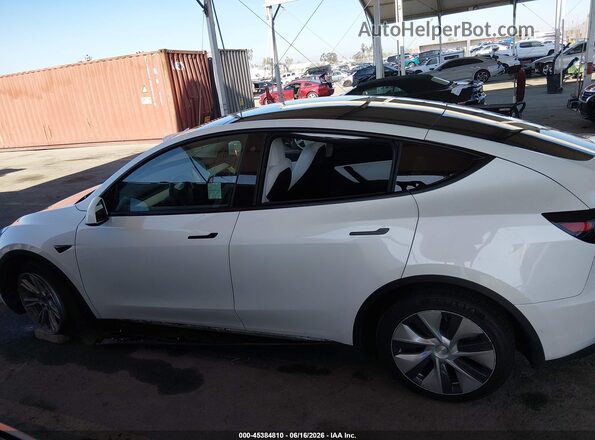 7SAYGDEE0NF438846 2022 TESLA MODEL Y Белый Вид задней части салона