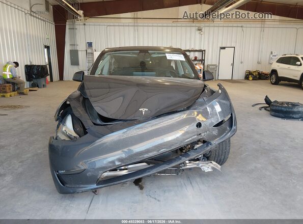 7SAYGDEE0PA045266 2023 TESLA MODEL Y Gray Vista del cuadro de instrumentos