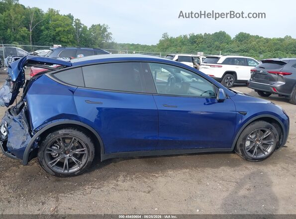 7SAYGDEE0SA337959 2025 TESLA MODEL Y Blue სალონის 360-გრადუსიანი ხედი