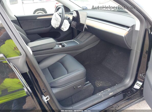 7SAYGDEE0SA365907 2025 TESLA MODEL Y Черный Вид салона спереди
