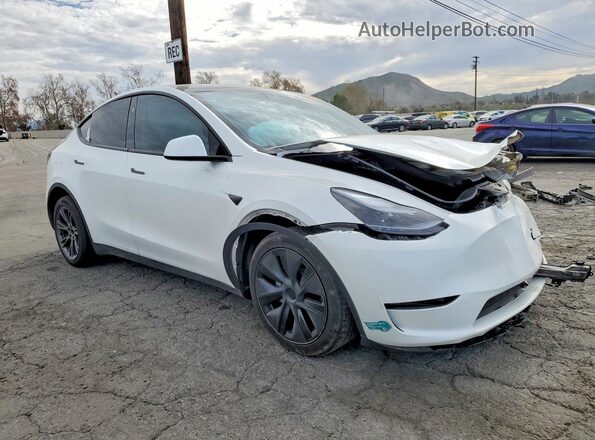 7SAYGDEE0SF267799 2025 TESLA MODEL White Առջևի աջ