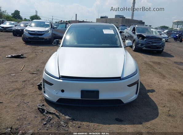 7SAYGDEE0TF352823 2026 TESLA MODEL Y White Widok deski rozdzielczej