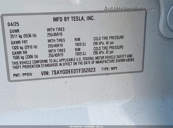 7SAYGDEE0TF352823 2026 TESLA MODEL Y White Widok komory silnika