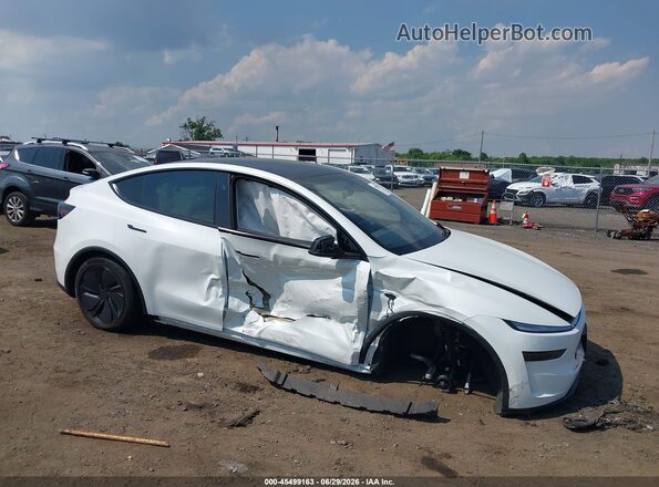 7SAYGDEE0TF352823 2026 TESLA MODEL Y White Widok z przodu