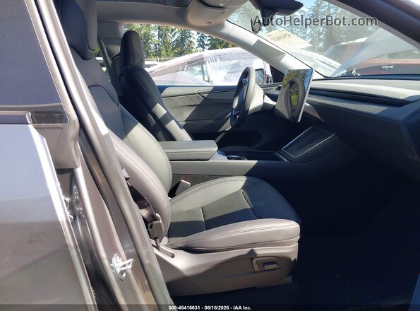 7SAYGDEE0TF363711 2026 TESLA MODEL Y Gray წინა სალონის ხედი