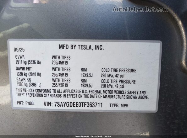 7SAYGDEE0TF363711 2026 TESLA MODEL Y Gray ძრავის განყოფილების ხედი