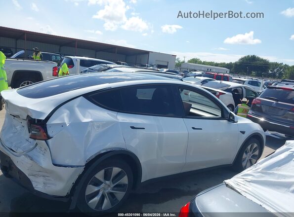 7SAYGDEE1PA131363 2023 TESLA MODEL Y Белый Вид задней части салона