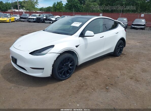 7SAYGDEE1PF748183 2023 TESLA MODEL Y White Առջևի ձախ երեք քառորդ տեսարան