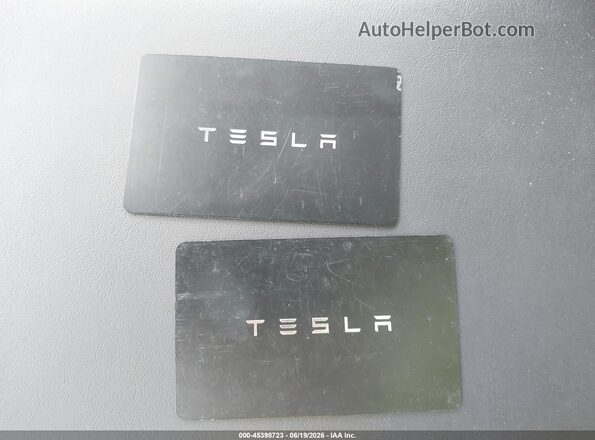 7SAYGDEE1PF748183 2023 TESLA MODEL Y White Առջևի վահանակի տեսք