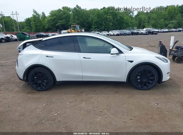 7SAYGDEE1PF748183 2023 TESLA MODEL Y White Սալոնի 360 աստիճան տեսք