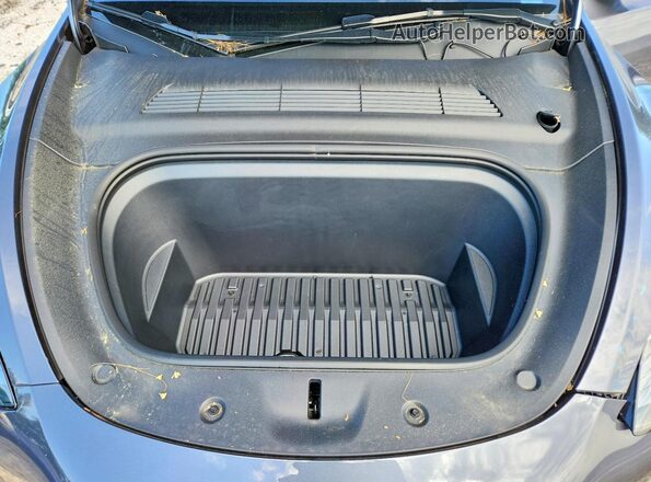 7SAYGDEE1PF911141 2023 TESLA MODEL Gray Vista interior trasera