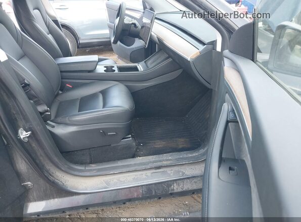 7SAYGDEE1RA225939 2024 TESLA MODEL Y Gray Սալոնի դիմացի տեսք