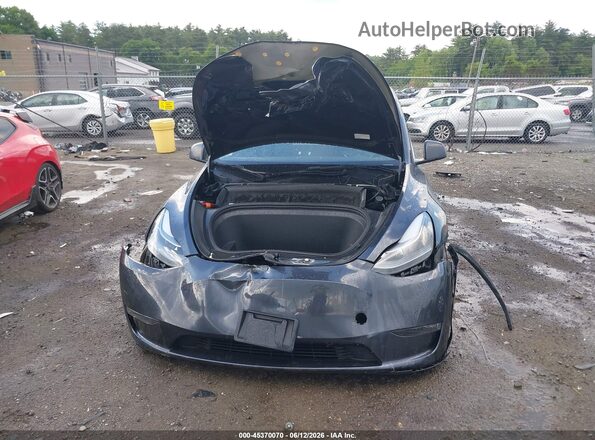 7SAYGDEE1RA225939 2024 TESLA MODEL Y Gray Դիմացի տեսք