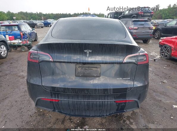 7SAYGDEE1RA225939 2024 TESLA MODEL Y Gray 