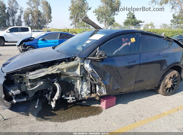 7SAYGDEE1RA233359 2024 TESLA MODEL Y Серый Вид спереди
