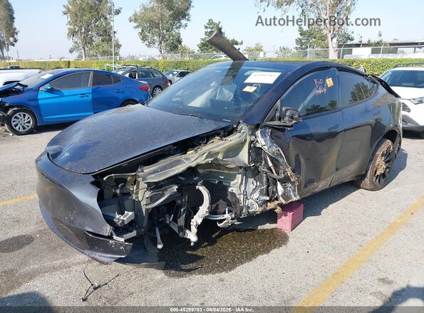7SAYGDEE1RA233359 2024 TESLA MODEL Y Серый Передняя левая четверть