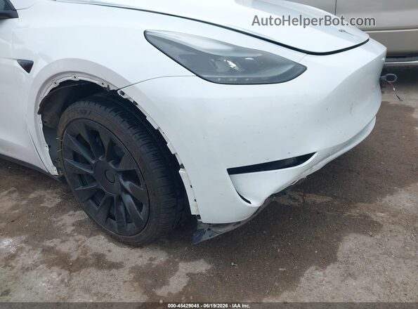7SAYGDEE1RA259752 2024 TESLA MODEL Y White Vista frontal
