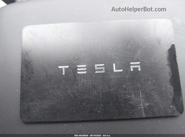 7SAYGDEE1RA259752 2024 TESLA MODEL Y White Vista del salpicadero