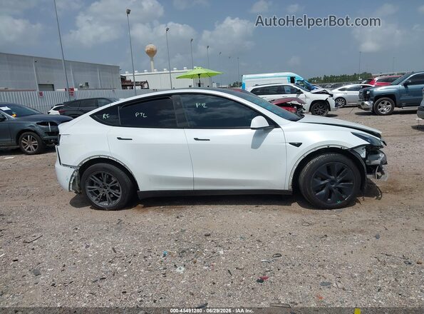 7SAYGDEE1RA293643 2024 TESLA MODEL Y White Вид задньої частини салону