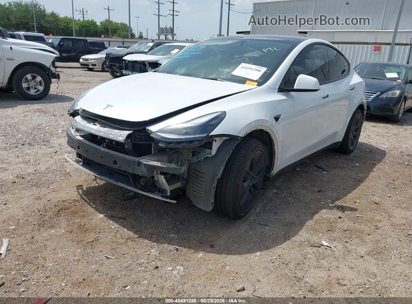 7SAYGDEE1RA293643 2024 TESLA MODEL Y White Передня ліва чверть