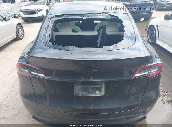 7SAYGDEE1RF204642 2024 TESLA MODEL Y Gray Vista frontal
