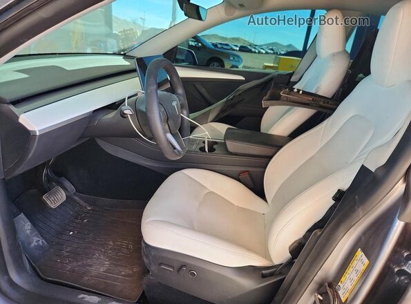 7SAYGDEE1SF295126 2025 TESLA MODEL Gray Սալոնի դիմացի տեսք