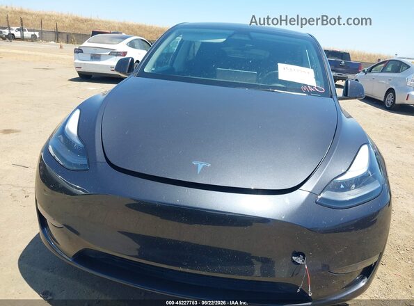 7SAYGDEE1SF318310 2025 TESLA MODEL Y Gray Widok zestawu wskaźników