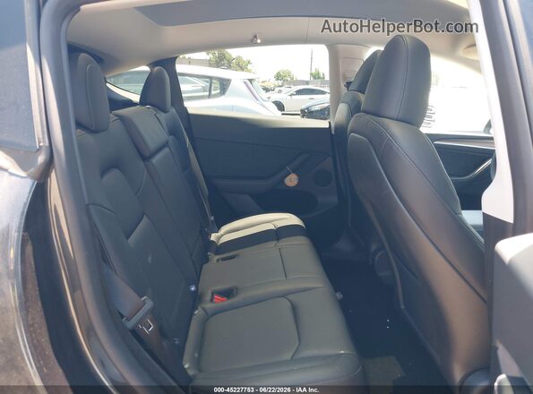 7SAYGDEE1SF318310 2025 TESLA MODEL Y Gray Widok naklejki z numerem VIN