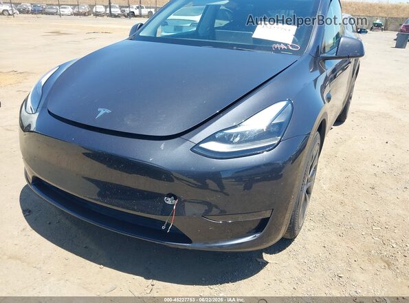 7SAYGDEE1SF318310 2025 TESLA MODEL Y Gray Widok z przodu