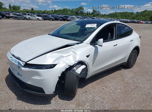 7SAYGDEE1TA641240 2026 TESLA MODEL Y Белый Передняя левая четверть