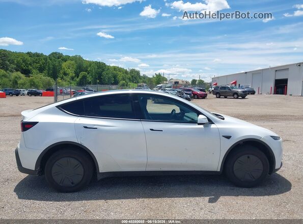 7SAYGDEE1TA641240 2026 TESLA MODEL Y Белый Вид задней части салона