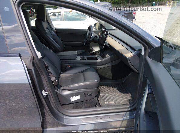 7SAYGDEE2NA006563 2022 TESLA MODEL Y Gray Widok wnętrza z przodu