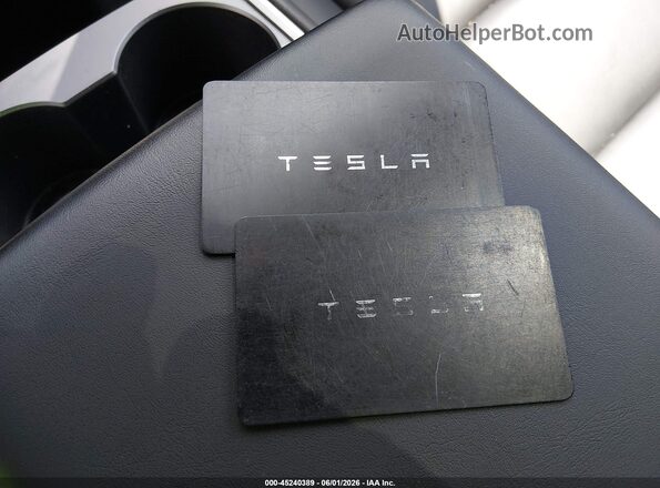 7SAYGDEE2NA006563 2022 TESLA MODEL Y Gray Widok deski rozdzielczej