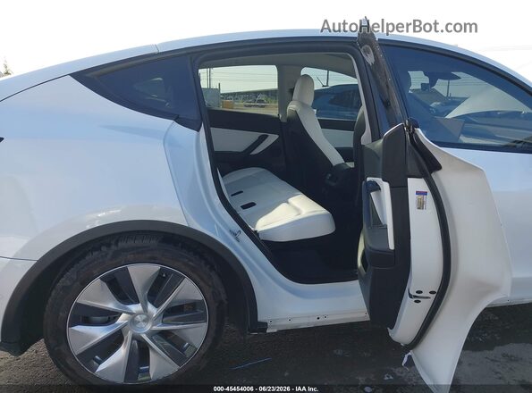 7SAYGDEE2NF359260 2022 TESLA MODEL Y White VIN կոդի պիտակի տեսք