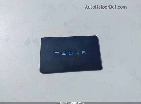 7SAYGDEE2NF359260 2022 TESLA MODEL Y White Առջևի վահանակի տեսք