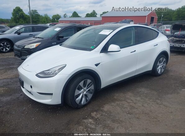 7SAYGDEE2PA073165 2023 TESLA MODEL Y Белый Передняя левая четверть