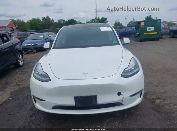 7SAYGDEE2PA073165 2023 TESLA MODEL Y Белый Вид щитка приборов