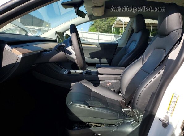 7SAYGDEE2PA078818 2023 TESLA MODEL White Vista interior delantera