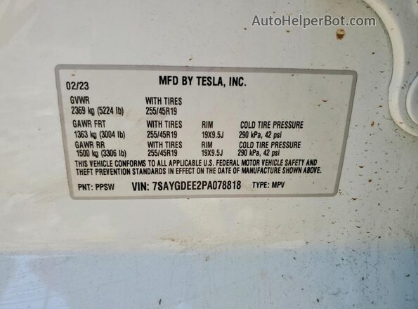 7SAYGDEE2PA078818 2023 TESLA MODEL White Vista de la etiqueta del VIN