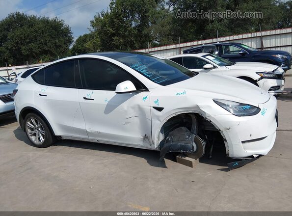 7SAYGDEE2PA095683 2023 TESLA MODEL Y White Widok wnętrza z tyłu