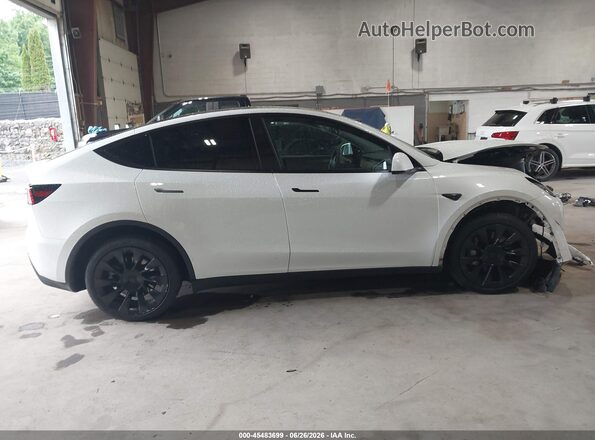 7SAYGDEE2PF792211 2023 TESLA MODEL Y Белый Вид задней части салона